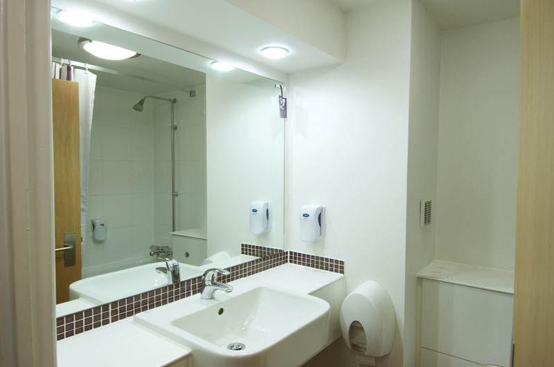 Premier Inn Liverpool John Lennon Airport Speke Exterior foto